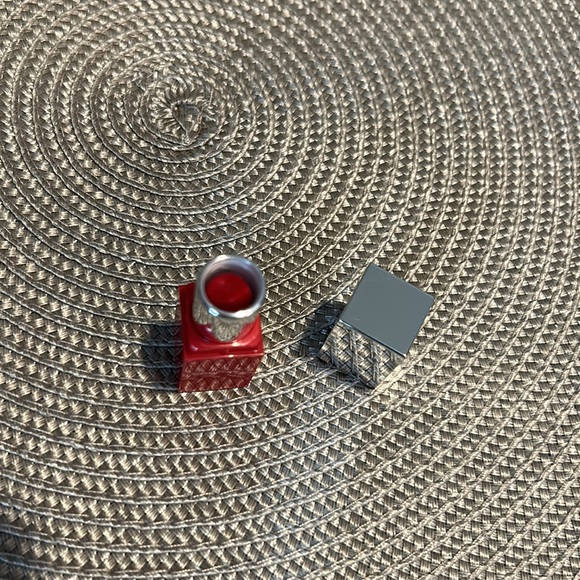 Clinique Pop Lip-color plus Primer Rogue Intense plus Base Cherry Pop lipstick - Picture 5 of 7